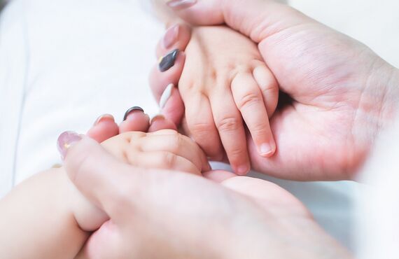 抗菌・抗ウイルス効果 蛍光灯の光で99.８%を超える不活化. 「光触媒」とは有機物の汚れや細菌を不活化したりする材料です。